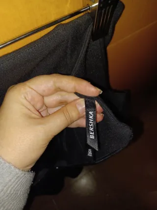 Vestido negro con tachuela lisa, Berska, Talla S