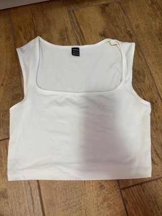 Top blanco Shein talla XS
