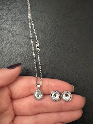 Conjunto Collar y Pendientes Guess
