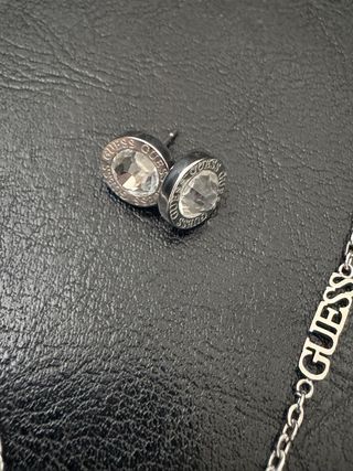 Conjunto Collar y Pendientes Guess