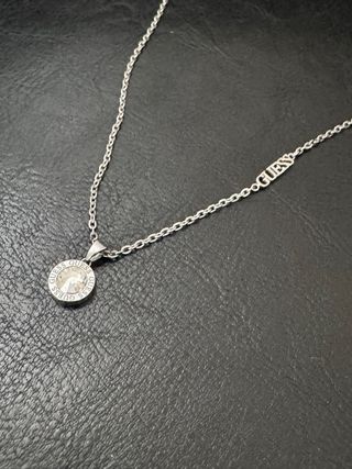 Conjunto Collar y Pendientes Guess