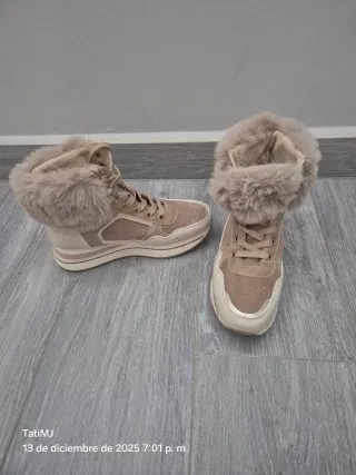 Botas Beige con Pelo sin marca