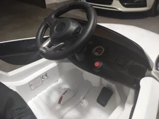 Macchinina elettrica per bambini a batteria