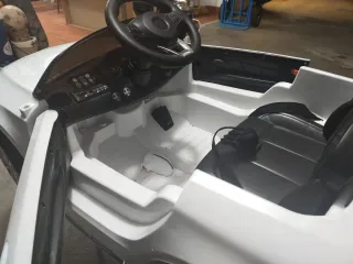 Macchinina elettrica per bambini a batteria