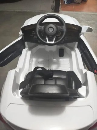 Macchinina elettrica per bambini a batteria