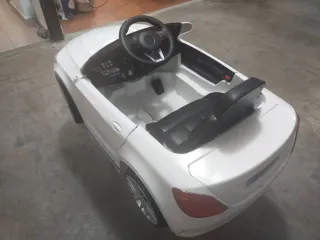 Macchinina elettrica per bambini a batteria