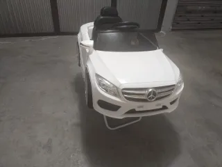 Macchinina elettrica per bambini a batteria