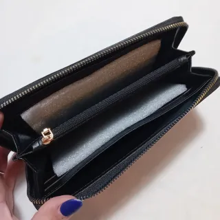 Cartera Morada con Diseño de Gatos