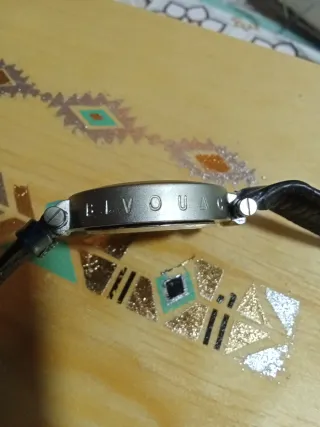 Reloj BIVOUAC Cuarzo Diseño Vintage