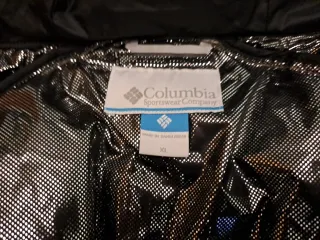 Abrigo Columbia con capucha