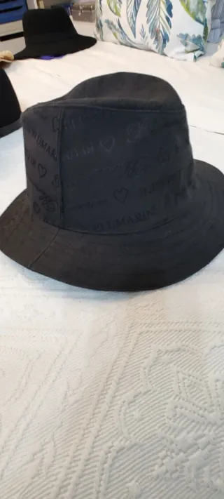 Gorro Blumarine Negro