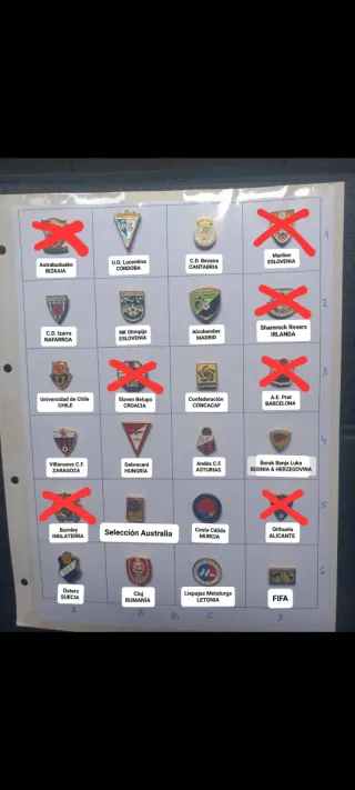 Lote de pines de fútbol de varios equipos