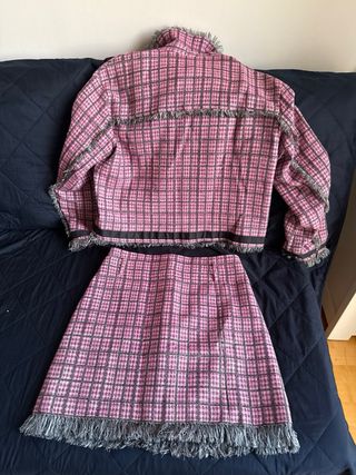 Conjunto Chaqueta y Falda Tweed Rosa