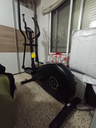 Bicicleta Elíptica Negra y Amarilla