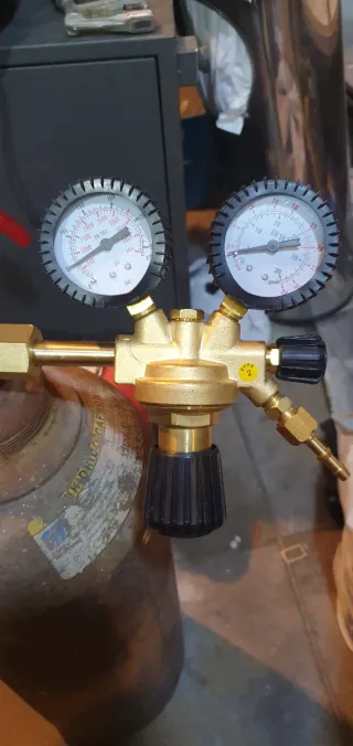 Manómetro sin bombona CO2.