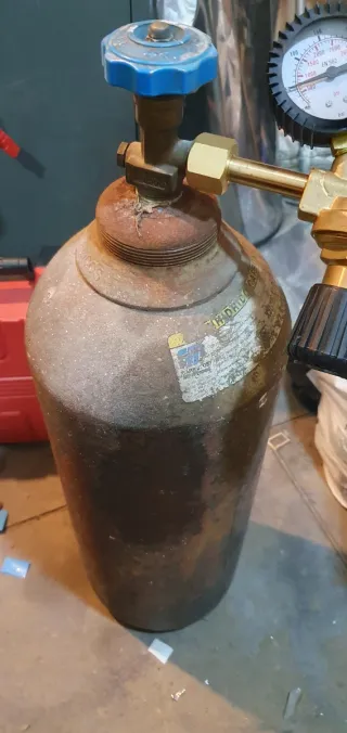 Manómetro sin bombona CO2.