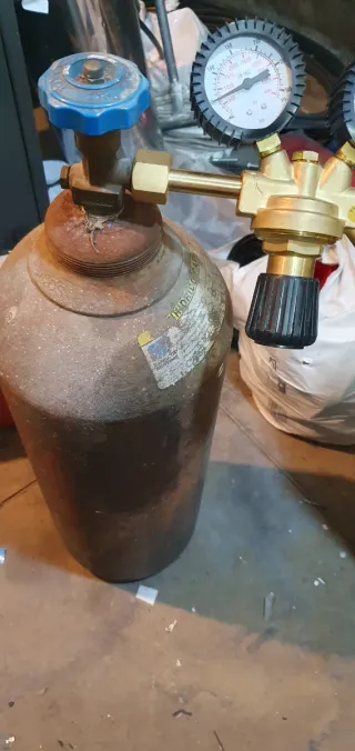 Manómetro sin bombona CO2.