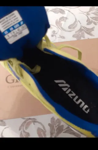 Scarpe Mizuno uomo gialle e blu ottime condizioni