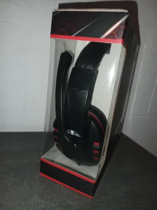 Cuffie Gaming Nere con Logo Teschio