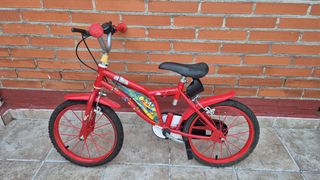 Bicicleta infantil Mickey Mouse roja