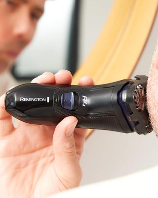 Rasoio Rotativo Remington Style Series con Accessori