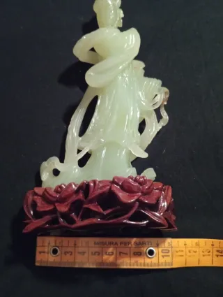 Statua orientale rotta