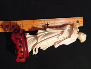 Statuina orientale donna con fiore