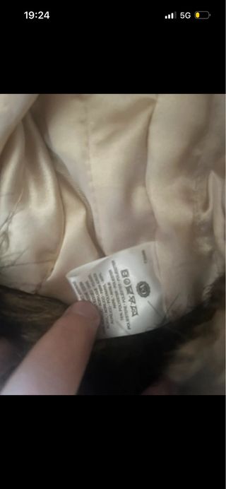 Gorro de invierno peludo beige y marrón