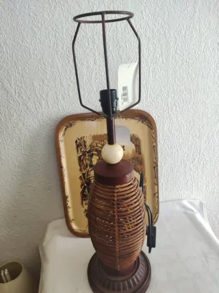 Lámpara de mesa muy grande vintage