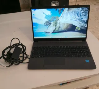 Portátil HP 250 G9 Intel N4500 8GB 256GB SSD