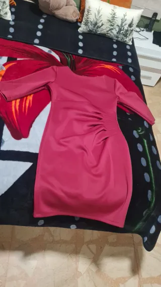 Vestido burdeos elegante