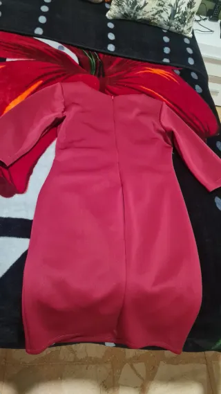 Vestido burdeos elegante