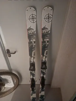 Sci K2 All Mountain con Fissazione Nuova 2023