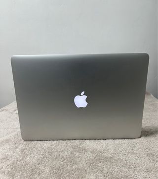 MacBook Pro 15.4 2015 i7 Plata como nuevo
