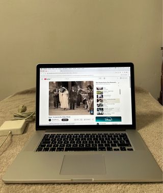 MacBook Pro 15.4 2015 i7 Plata como nuevo
