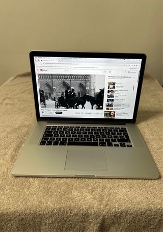 MacBook Pro 15.4 2015 i7 Plata como nuevo