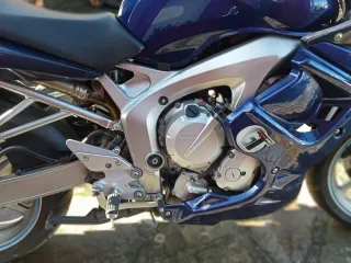 Yamaha Fazer 600 del 2005.