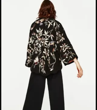 Chaqueta kimono Zara bordada flores y aves