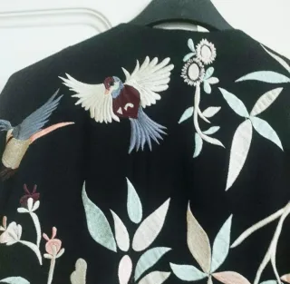 Chaqueta kimono Zara bordada flores y aves