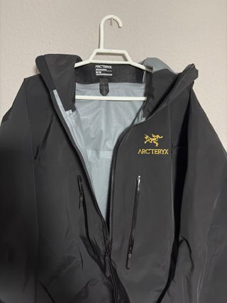 Chaqueta Arc'teryx Alpha SV Negra Talla M