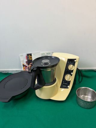 Bimby Vorwerk tm21 completo di accessori