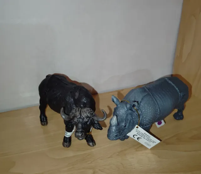 Lote Papo Búfalo y Rinoceronte Indio