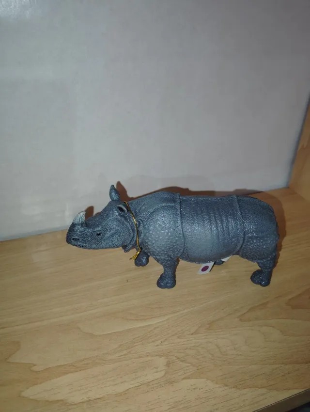 Lote Papo Búfalo y Rinoceronte Indio