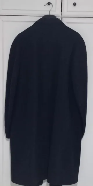 Abrigo de lana, color plomo marengo,talla XL.