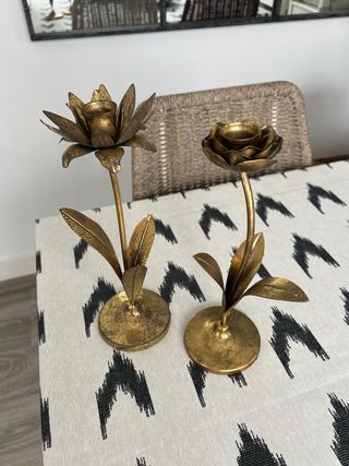 Candelabri vintage in metallo dorato a forma di fiore