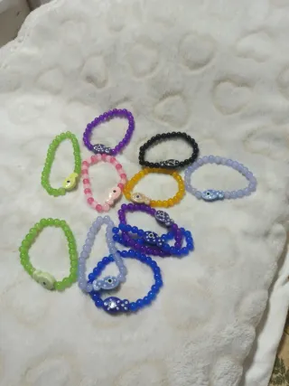 Pulsera de cuentas con pez.