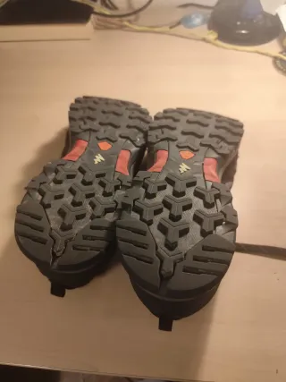 Zapatillas montaña impermeables Quechua