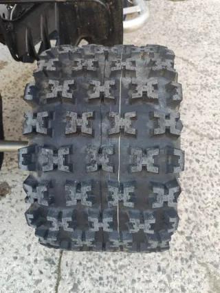 Llantas traseras Maxxis LTZ 400............