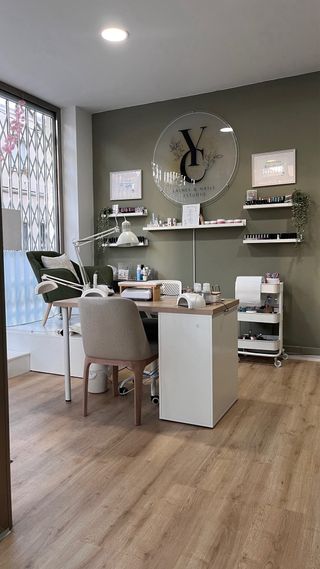 Manicurista con Experiencia