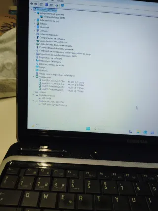 PORTÁTIL TOSHIBA SATELLITE i3